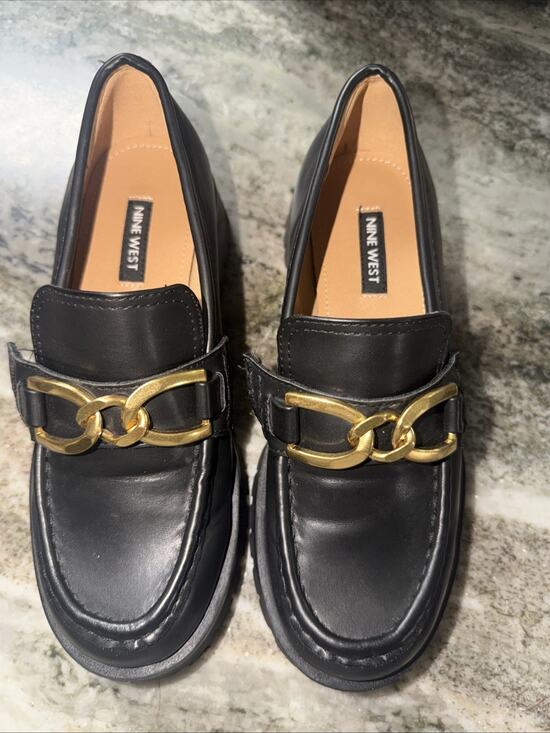 Nine West Shoes - Nine West Black Loafers Women’s Size 6 With Gold Rope Chain Detail (SRE)